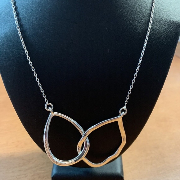 New Authentic CHLOE + ISABEL Silver Interlocking Double Teardrop Necklace No48 - Picture 1 of 2